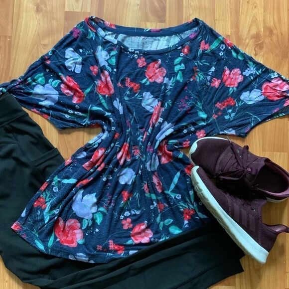 St. John's Bay Tops - St. John’s Bay Active Oversized‎ Floral Top large